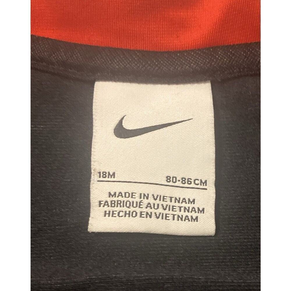 Nike Red Black And White Zip Up Jacket With 2 Side Pockets 18 Months - Picture 2 of 4